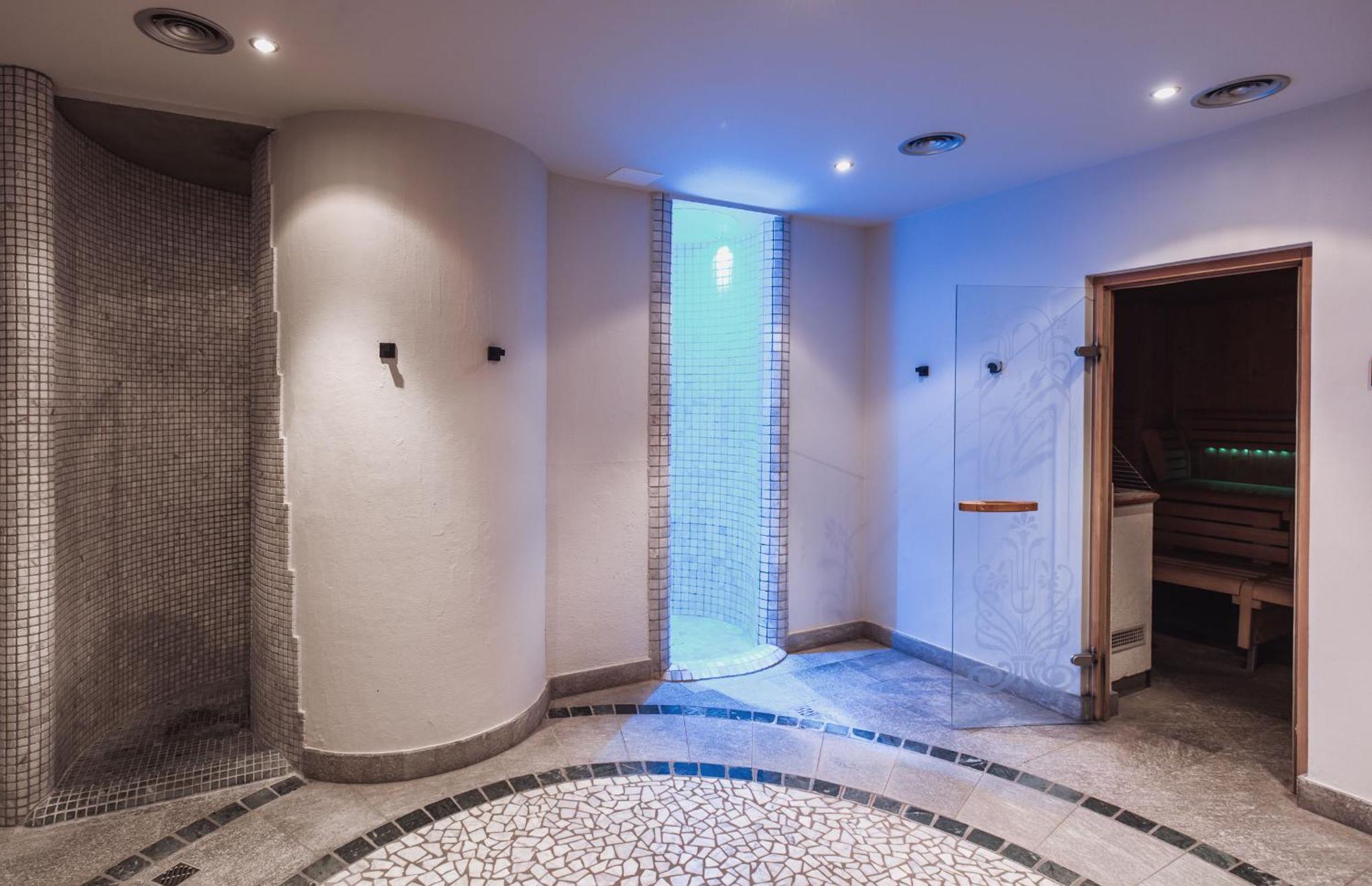 Hotel Montis - Active Nature Spa Брунико Экстерьер фото
